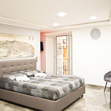 Suite Napoli Sotterranea Con Vasca Idromassaggio Exterior foto