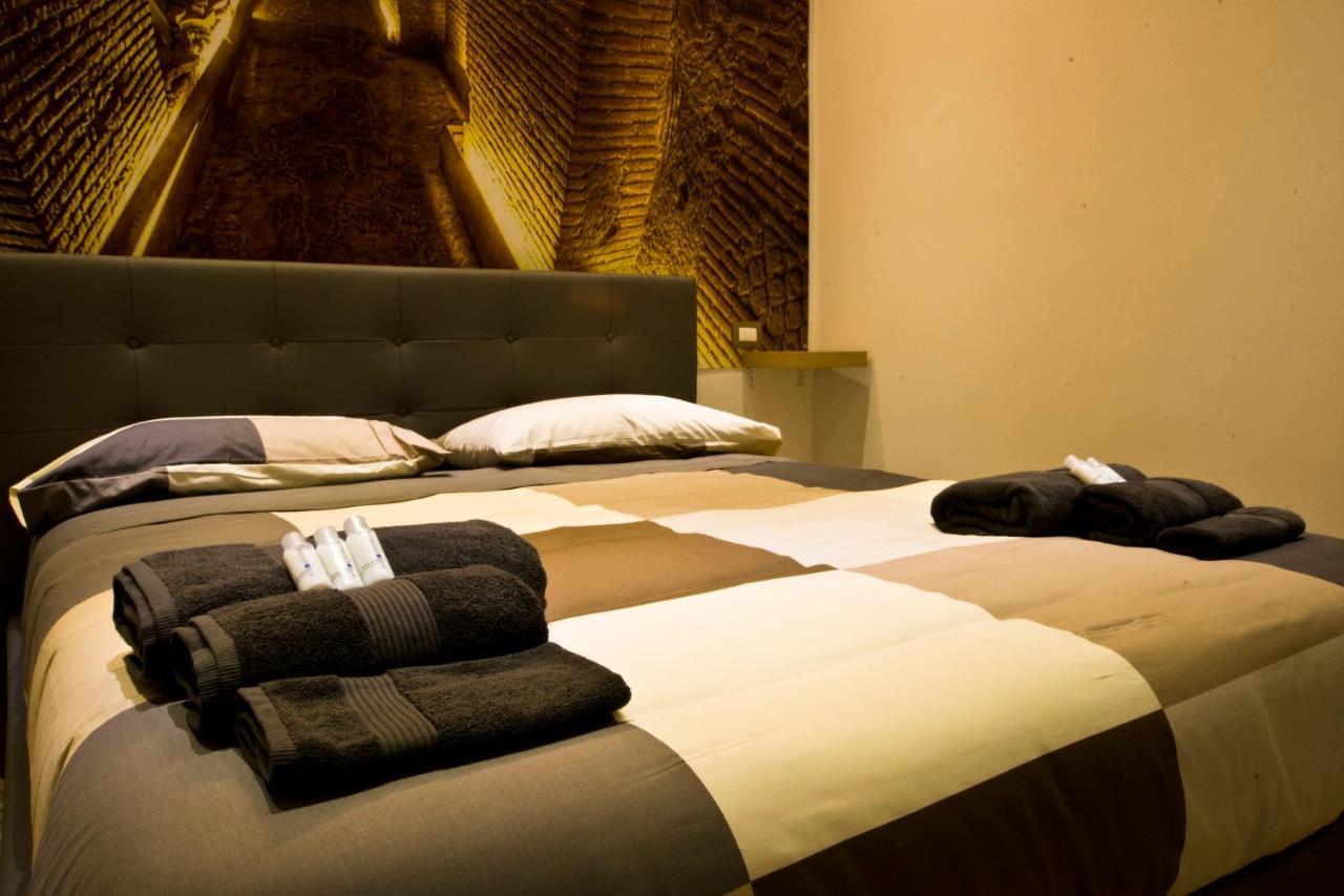 Suite Napoli Sotterranea Con Vasca Idromassaggio Exterior foto
