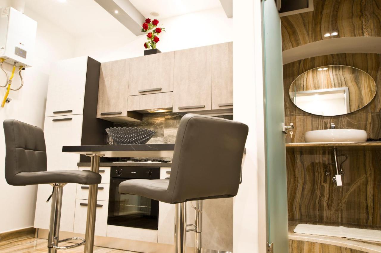Suite Napoli Sotterranea Con Vasca Idromassaggio Exterior foto